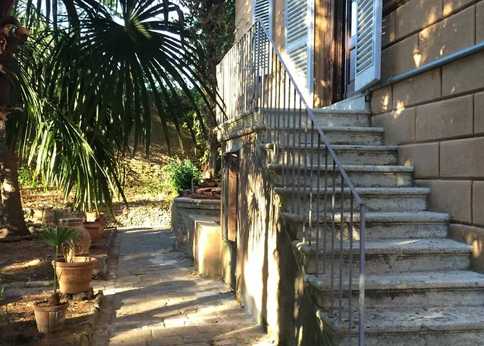 Relais La Corte Dei Cavalieri Bed & Breakfast 4*