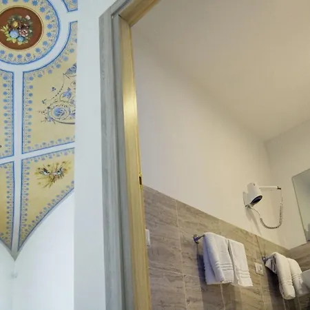 Oda ve Kahvaltı Relais La Corte Dei Cavalieri Siena