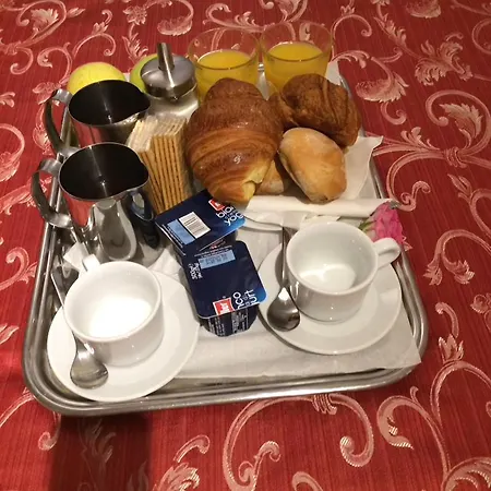 Relais La Corte Dei Cavalieri Couette-café Sienne